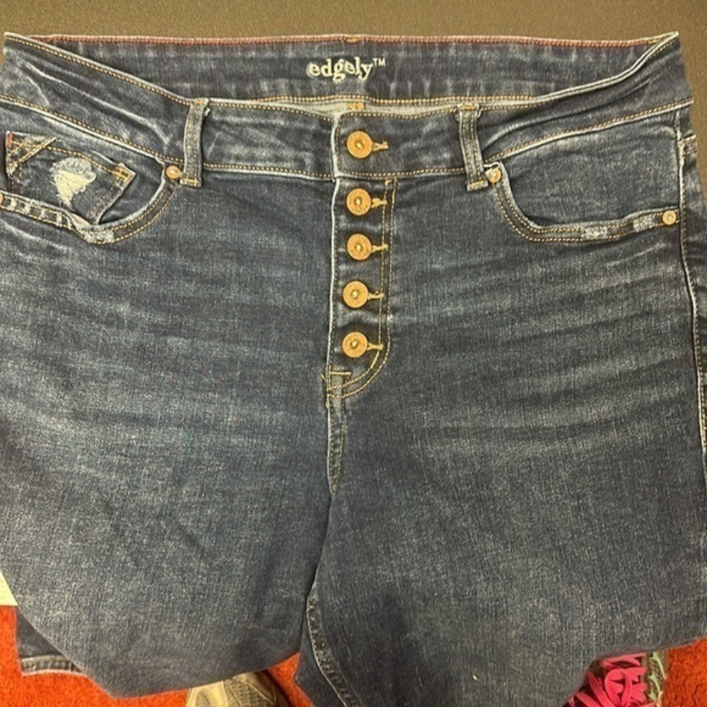 535.   Edgely women’s button fly high rise blue jeans size 34